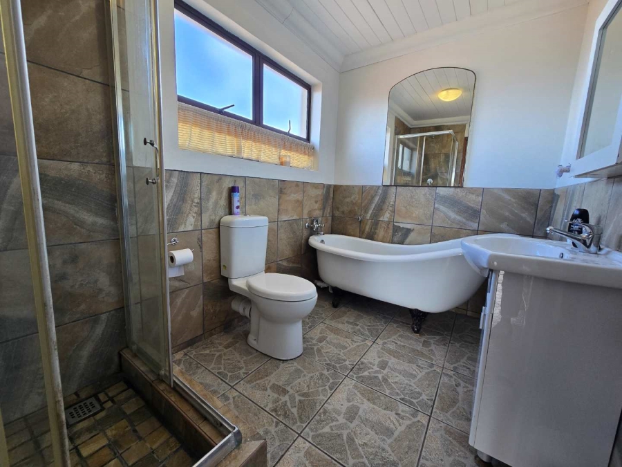 4 Bedroom Property for Sale in Stilbaai Wes Western Cape